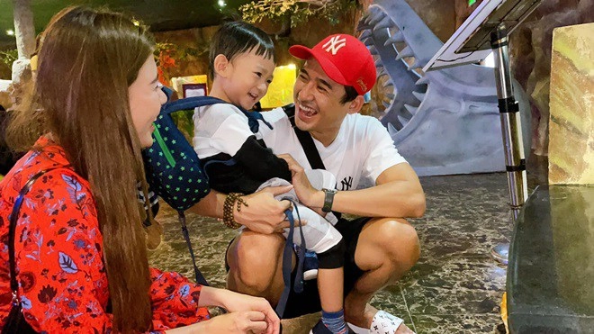 Lần đầu đi sở thú con trai lương thế thành cười tít mắt liên tục nói yêu ba mẹ - 2