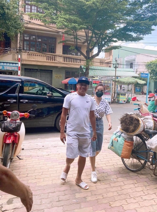 Lấy đại gia hơn 15 tuổi đổi đời vy oanh mấy năm ròng chỉ dùng vài chiếc túi nửa tỷ - 14