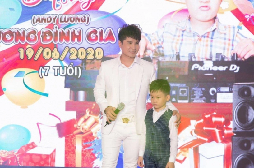 Lấy vợ tuổi cọp vua nhạc sàn 2 đời vợ nhiều lúc lén ôm con vào lòng và khóc - 8