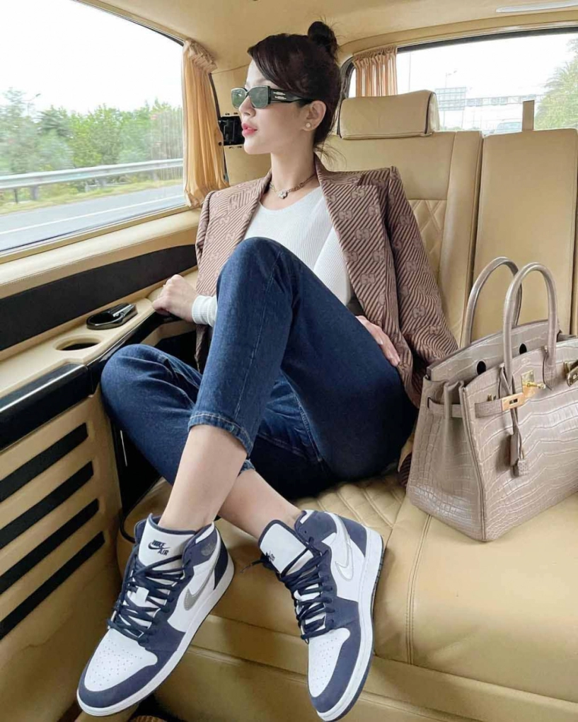 lên đồ sương sương diệp lâm anh làm cđm không biết nên soi túi tiền tỉ hay giày đắt đỏ - 1