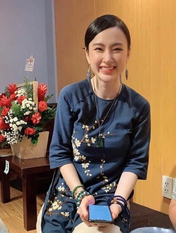Lên thảm đỏ không ai lộng lẫy bằng nhưng angela phương trinh đứng bán cơm chỉ diện áo dài sen - 15