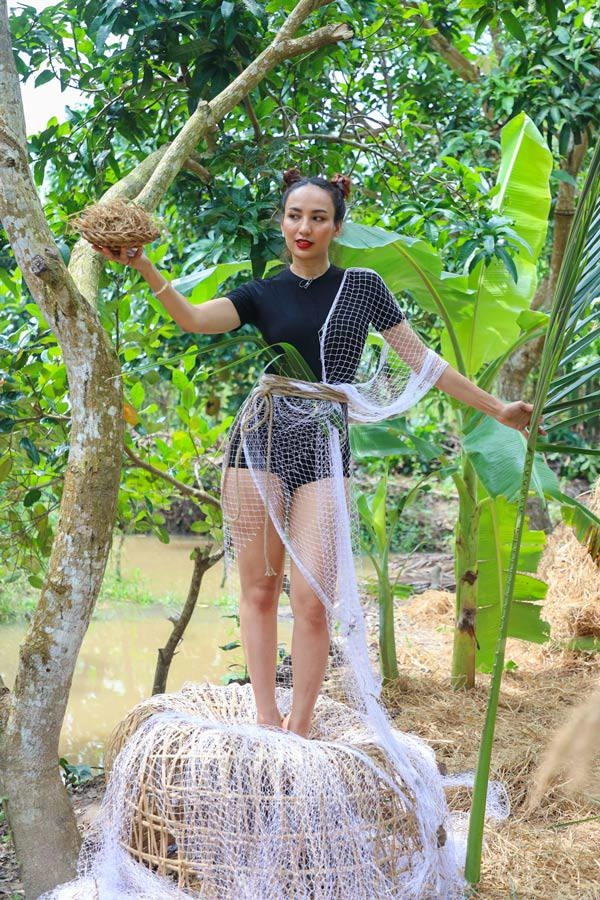 Lột hết quần áo đắt đỏ dàn hoa-á hậu làm váy áo từ lá cây hoa vườn đẹp đỉnh - 12