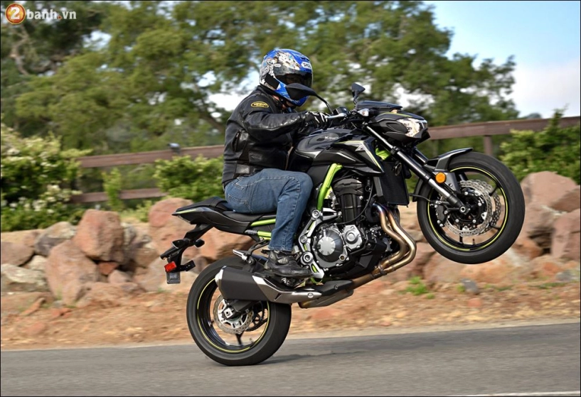 Lựa chọn nào giữa nakedbike yamaha mt-09 vs kawasaki z900 - 6