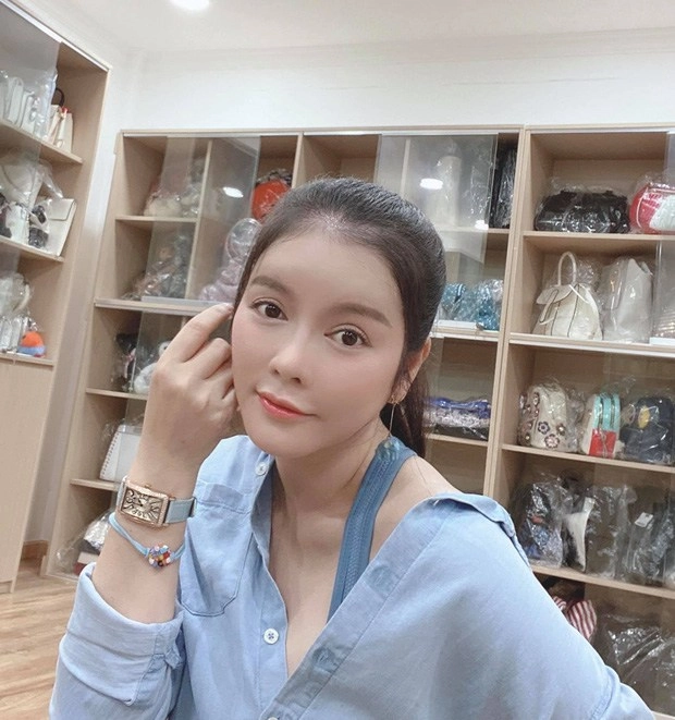 Lý nhã kỳ mua sắm không nhìn giá tậu đồ hiệu chất núi túi tiền tỷ chục chiếc như một - 6