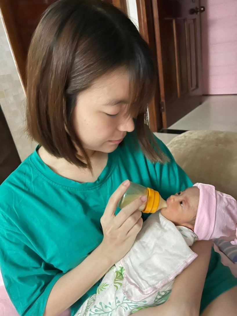 Mạc văn khoa ra ngoài là cây hài vợ trẻ kể ở nhà chồng chăm con nấu ăn chùi toilet - 6