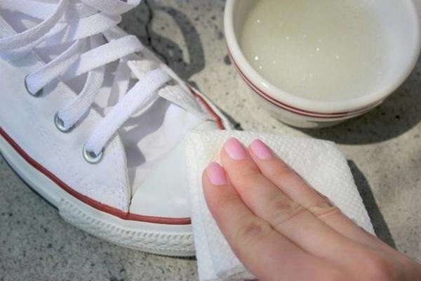 Mách cách giặt giày vải vừa nhanh vừa sạch giày vẫn bền đẹp như mới - 4