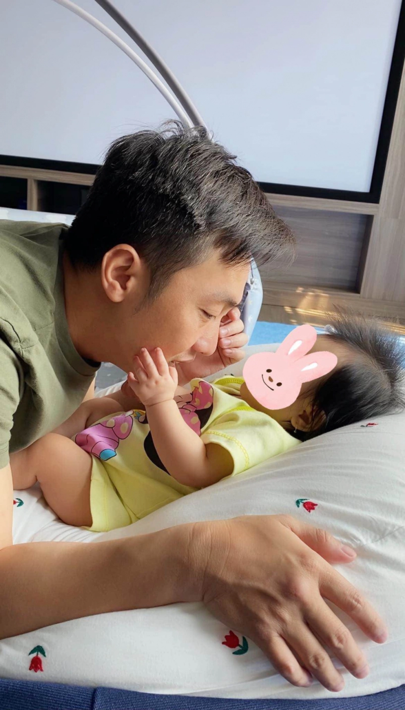 Mẹ đàm thu trang chụp nhà khủng con gái thấy cảnh chăm trẻ hài hước của vợ chồng cường đôla - 8