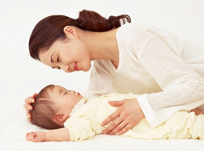 Mẹ đừng quên những điều này để chăm bé yêu khỏe mạnh không lo ốm vặt mùa lạnh - 2
