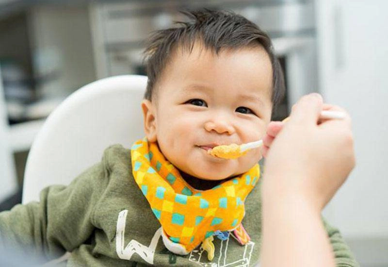Mẹ nghèo vẫn cố mua những món này cho con ăn đứa trẻ 13 tuổi cao 1m70 - 2