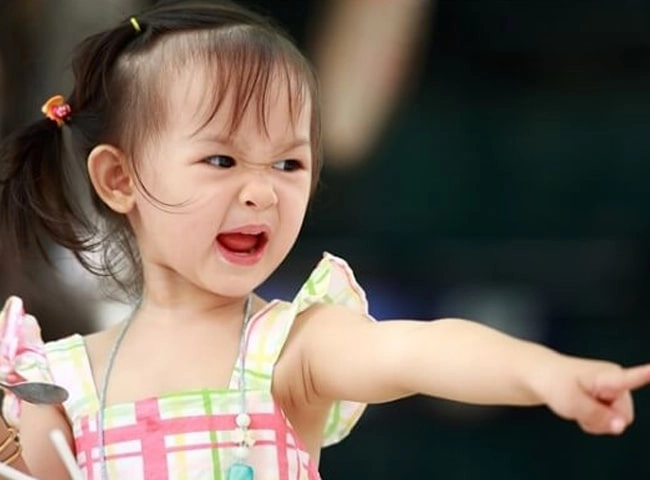 mẹ ơi đừng đánh con lần sau con không thế nữa con biết sợ việc sai hay con sợ mẹ - 4