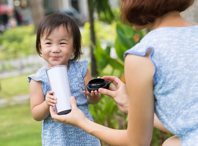 Mẹ trẻ khóc nấc vì con gái lớp 5 chỉ cao 13m nguyên nhân cũng từ mẹ mà ra - 1