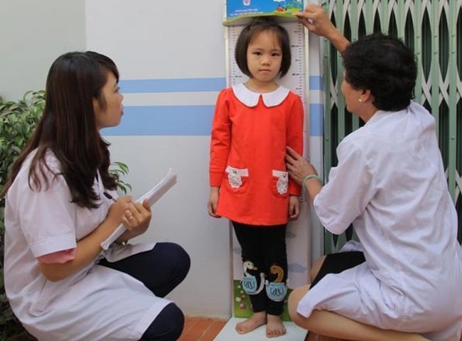 Mẹ trẻ khóc nấc vì con gái lớp 5 chỉ cao 13m nguyên nhân cũng từ mẹ mà ra - 3