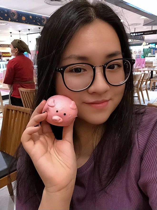 Mẹ u40 vừa trẻ vừa xinh hơn con gái 21 tuổi nhưng khó đoán ai là mẹ ai là con - 10