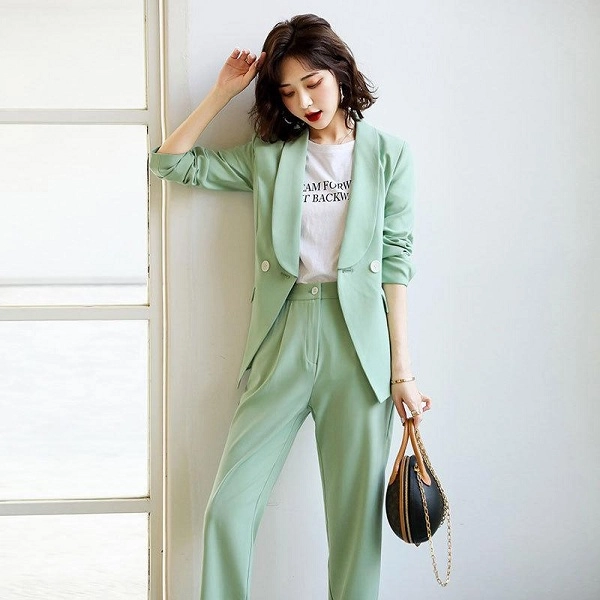 Năm mới thêm một tuổi nhưng nàng cứ nhắm mấy outfit này kiểu gì cũng được khen trẻ trung - 14