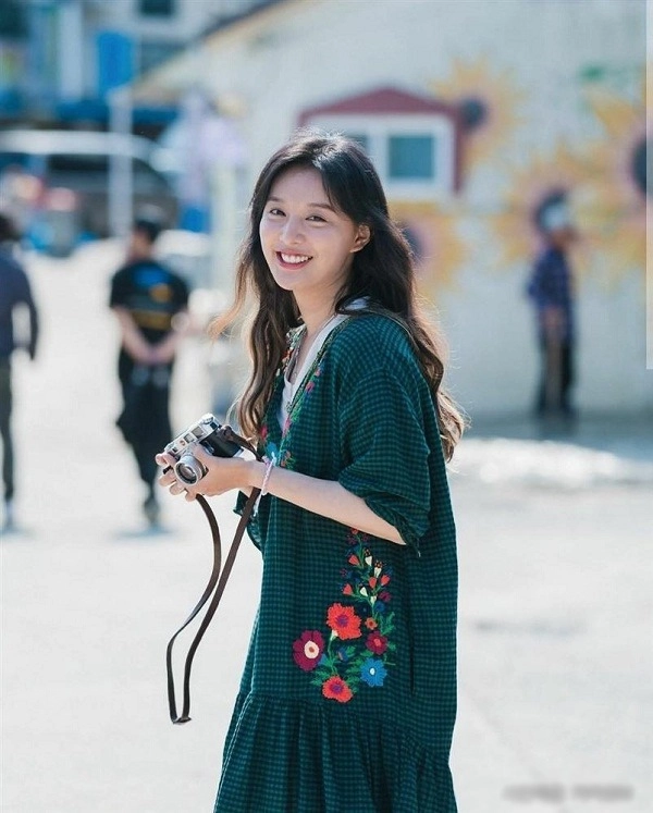 Ngắm style của mỹ nhân hậu duệ mặt trời trong phim mới nàng nhặt được khối outfit hay ho - 6