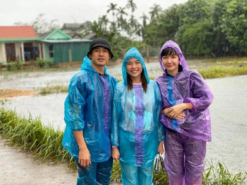 Ngoài thuỷ tiên 4 sao việt nữa cũng đang bỏ con nheo nhóc ở nhà ra miền trung cứu hộ - 5