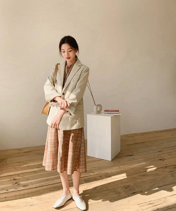 Những công thức phối đồ với đầm liền nhanh gọn nàng diện lên là đẹp xuất sắc trong mùa lạnh - 8