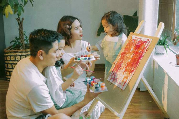 Những ông bố bà mẹ showbiz sau tan vỡ vẫn cùng nhau mang lại niềm vui cho con - 3