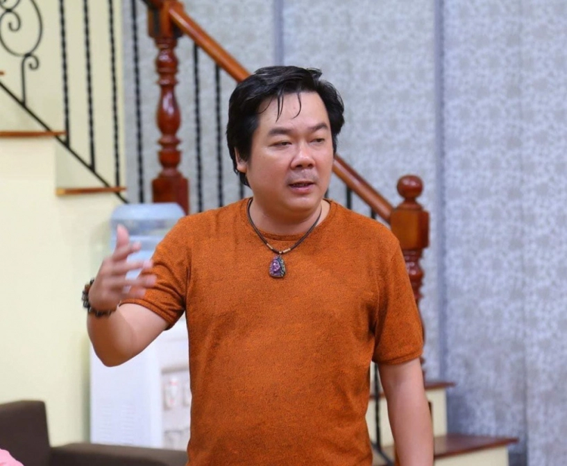 Nữ sinh viên nghỉ học để yêu thầy khi có con xong vợ làm đàn ông chồng làm phụ nữ - 1