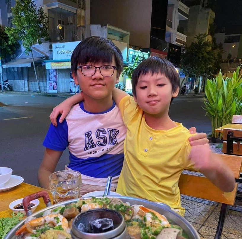 Nữ sinh viên nghỉ học để yêu thầy khi có con xong vợ làm đàn ông chồng làm phụ nữ - 4