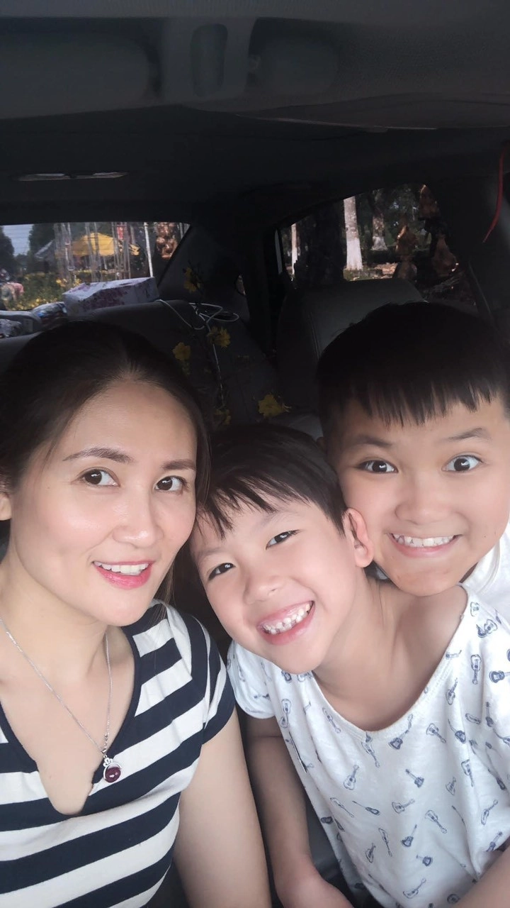 Nữ sinh viên nghỉ học để yêu thầy khi có con xong vợ làm đàn ông chồng làm phụ nữ - 5