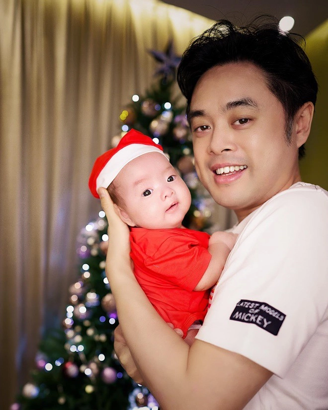 Phản ứng của người đi đường khi gặp 2 con dương khắc linh khiến bố mẹ bất ngờ - 6