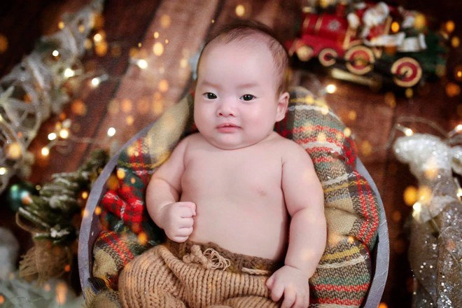 Phản ứng của người đi đường khi gặp 2 con dương khắc linh khiến bố mẹ bất ngờ - 10