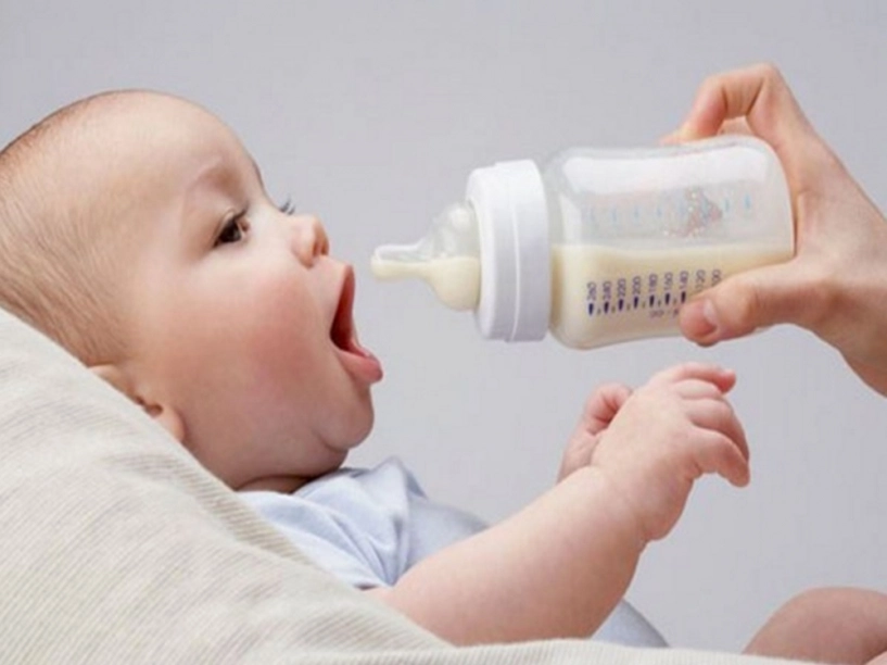 Rửa bình sữa theo cách này chẳng khác nào cho trẻ uống sữa độc các mẹ cần lưu ý - 2