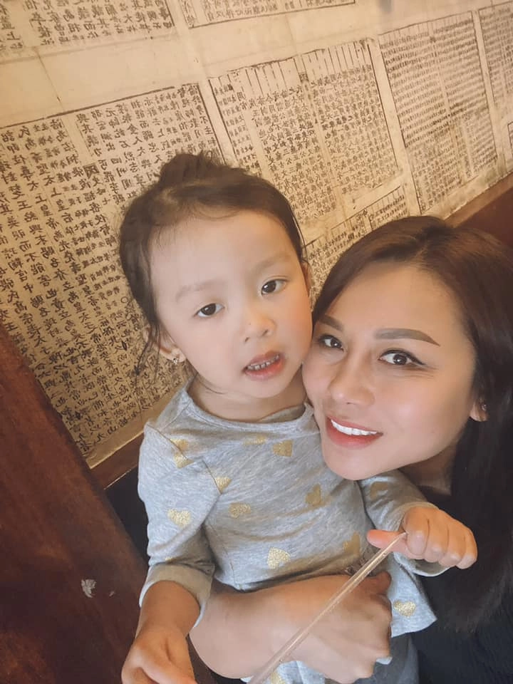 Sang mỹ 1 năm dv hoàng anh đòi ly hôn vợ đại gia đau đớn năn nỉ con nhớ bố - 6