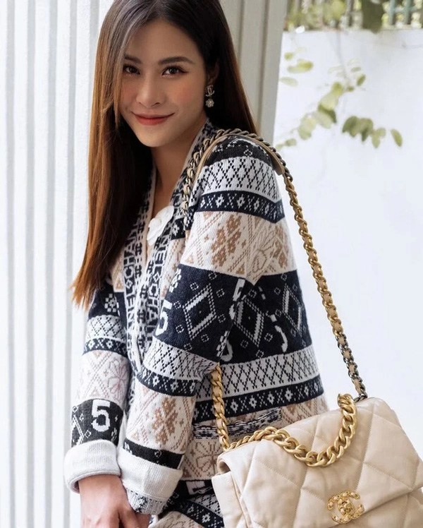 Sau khi làm mẹ đông nhi ăn mặc chất ngất chuộng đồ thể thao như gái teen - 10