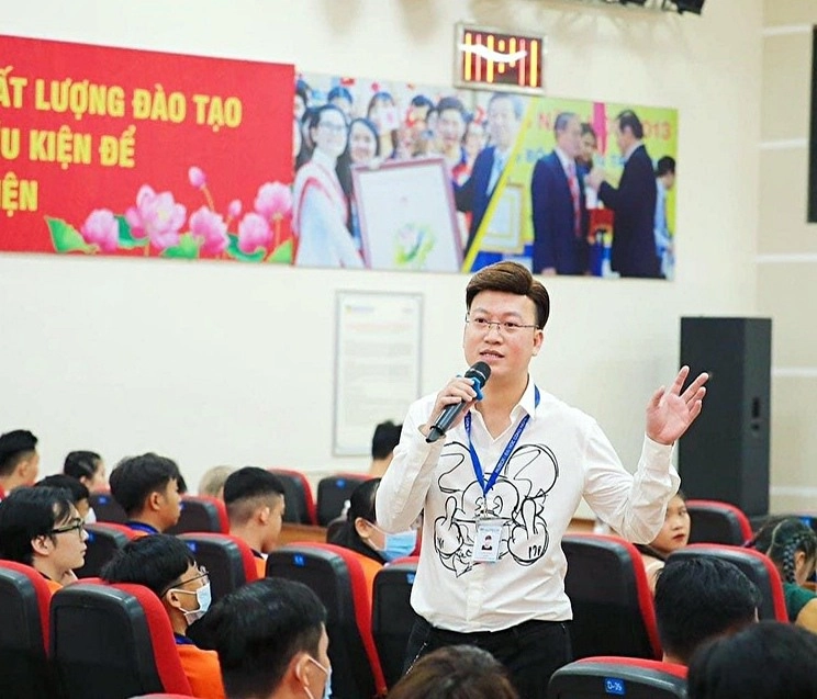 Sau lần mất trí nhớ sỹ luân u40 cưới vợ kém 12 tuổi con 8 tháng vẫn chưa biết khóc - 1