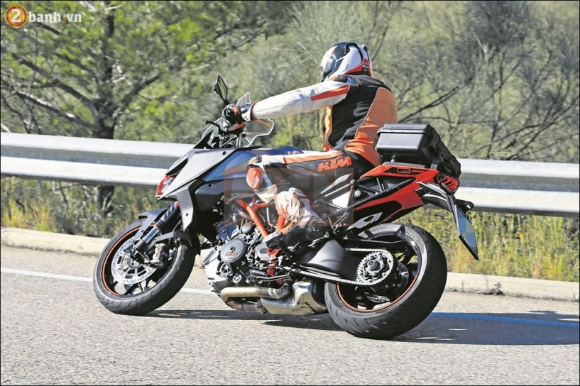 Sport touring ktm 1290 super duke gt 2019 hé lộ trên quá trình chạy thử - 3