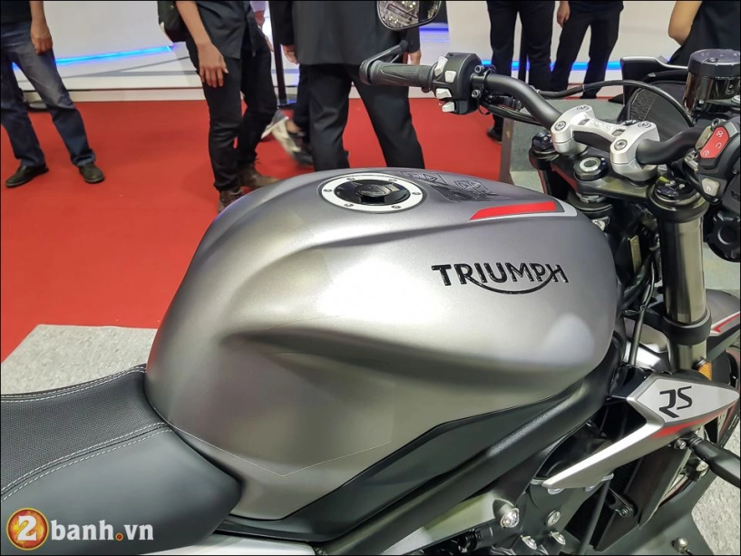 Street triple rs được giới thiệu tại vims 2017 - 8