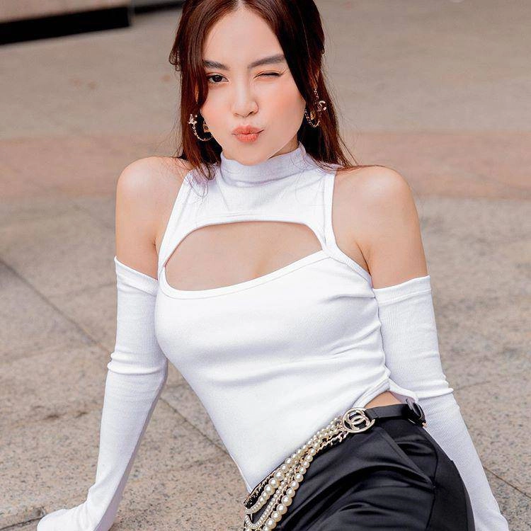 Style tú bà càn quét mxh năm 2020 mỹ nhân hở bạo chiếm sóng mốt không nội y dẫn đầu - 7