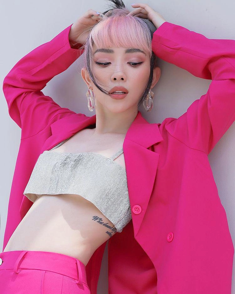 Style tú bà càn quét mxh năm 2020 mỹ nhân hở bạo chiếm sóng mốt không nội y dẫn đầu - 9