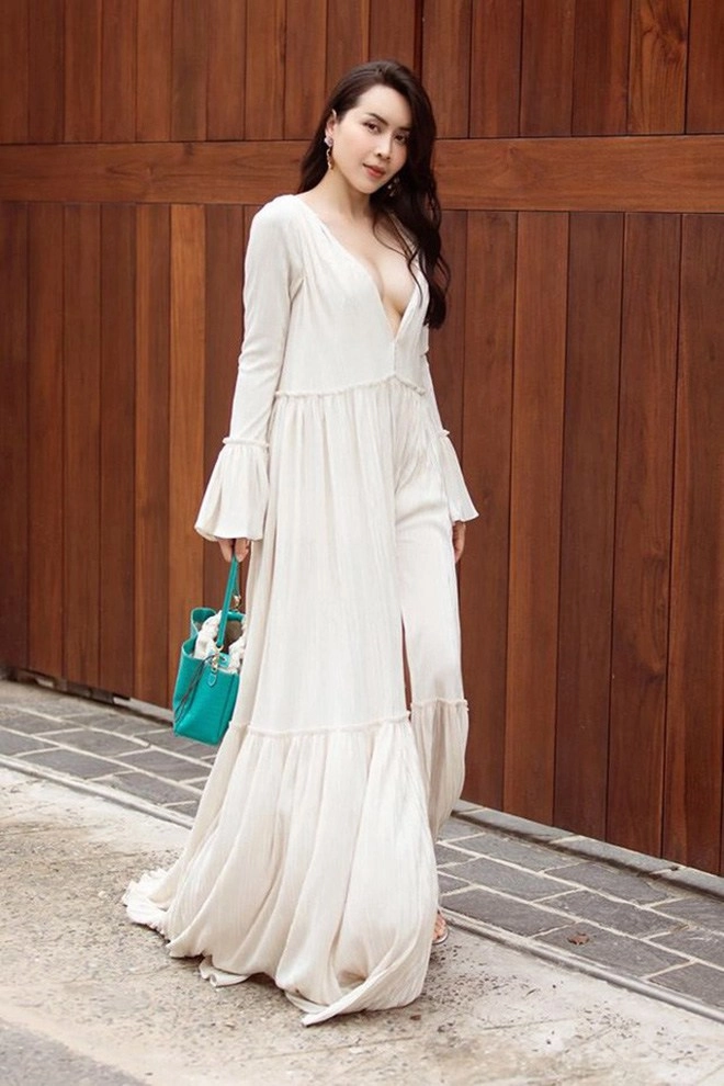 Style tú bà càn quét mxh năm 2020 mỹ nhân hở bạo chiếm sóng mốt không nội y dẫn đầu - 17