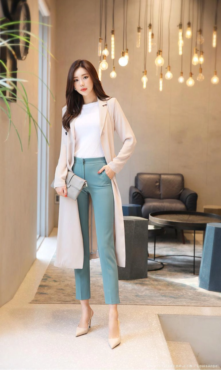 Sự thật về trang phục của bà mẹ trẻ khiến cô giáo phàn nàn tại buổi họp phụ huynh - 7