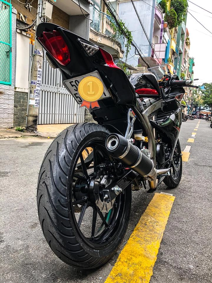 Suzuki gsx r150 độ nhẹ nhàng với vài món đồ chơi bắt mắt - 9