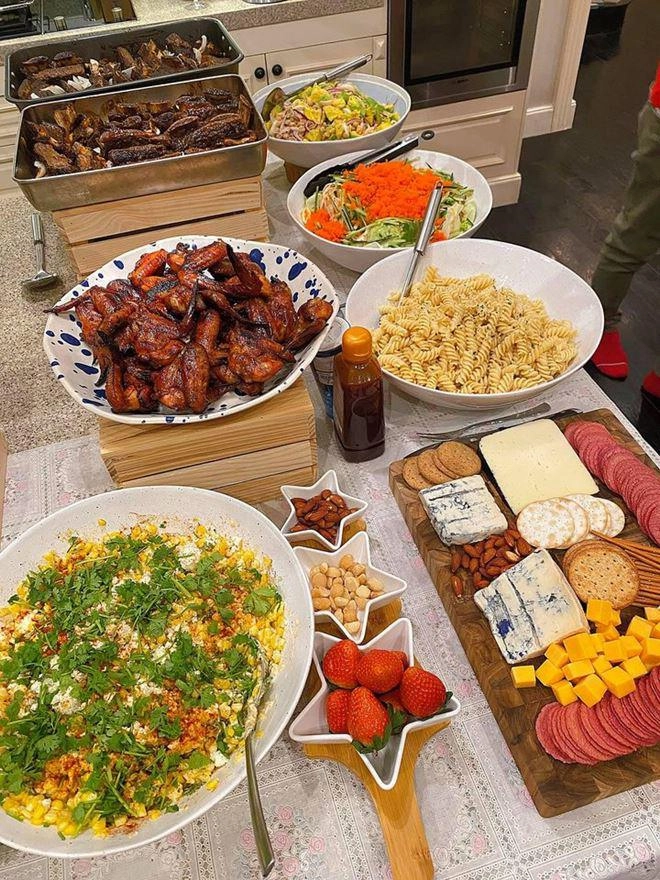 Tăng thanh hà nấu đãi bạn mà ngỡ như buffet nhà hàng đầu bếp nổi tiếng còn vào khen - 5