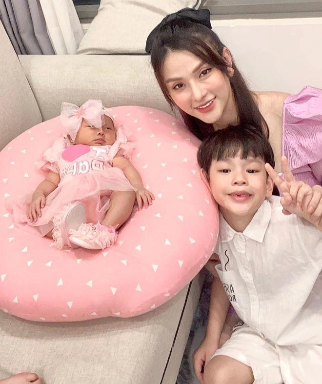 Thu thủy khoe con gái với chồng kém 10 tuổi đôi mắt biết cười cực cuốn hút - 3