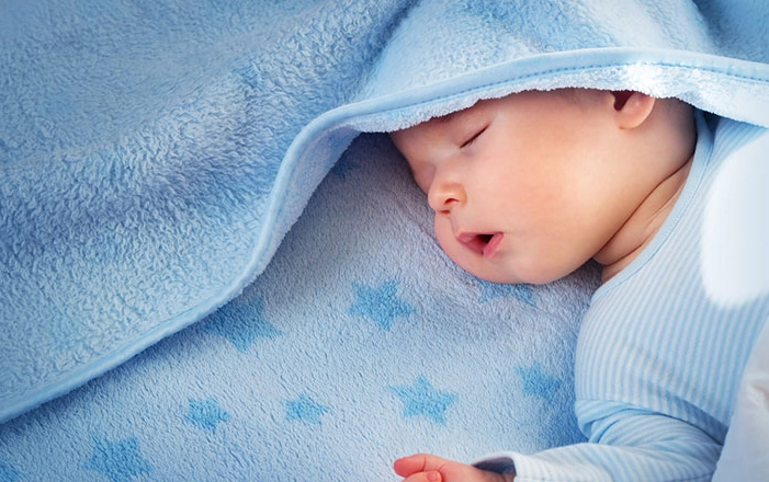Trẻ 2 tháng tuổi ngủ ít có sao không và cách khắc phục - 3