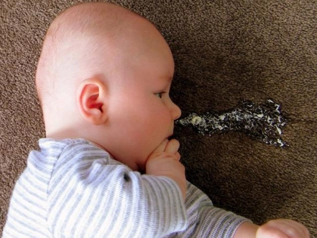 Trẻ 2 tuổi bị nôn liên tục phải xử lý thế nào - 5