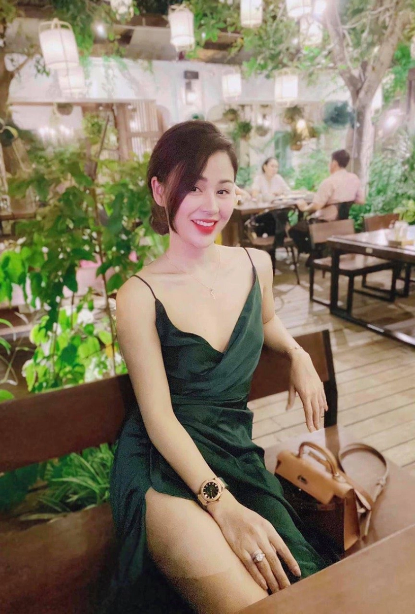 Trên phim kín đáo giản dị nữ chính hướng dương ngược nắng đời thực làm mẹ đơn thân quyến rũ - 6