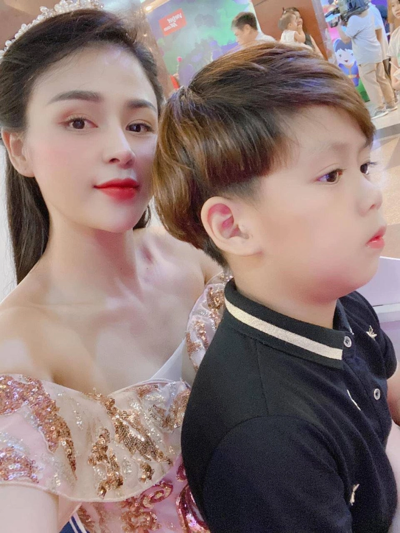 Trên phim kín đáo giản dị nữ chính hướng dương ngược nắng đời thực làm mẹ đơn thân quyến rũ - 10