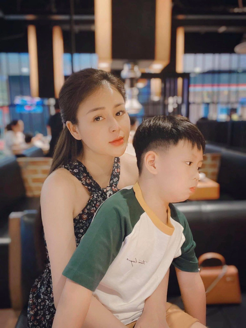 Trên phim kín đáo giản dị nữ chính hướng dương ngược nắng đời thực làm mẹ đơn thân quyến rũ - 13