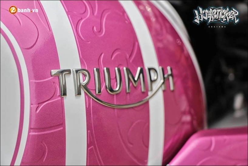 Triumph thruxton r 1200 độ nữ tính cùng màu hồng kitty - 1