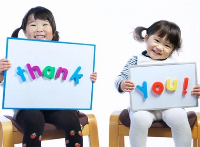 Trời mưa tầm tã hành động của mẹ trẻ làm người qua đường ai cũng ngoái lại nhìn - 6