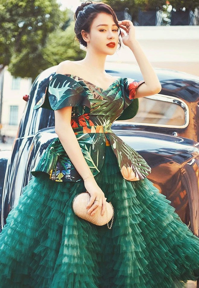 Trong phim mặc như gái quê ngoài đời em gái hồng diễm diện bánh bèo vẫn sang chảnh miễn chê - 6