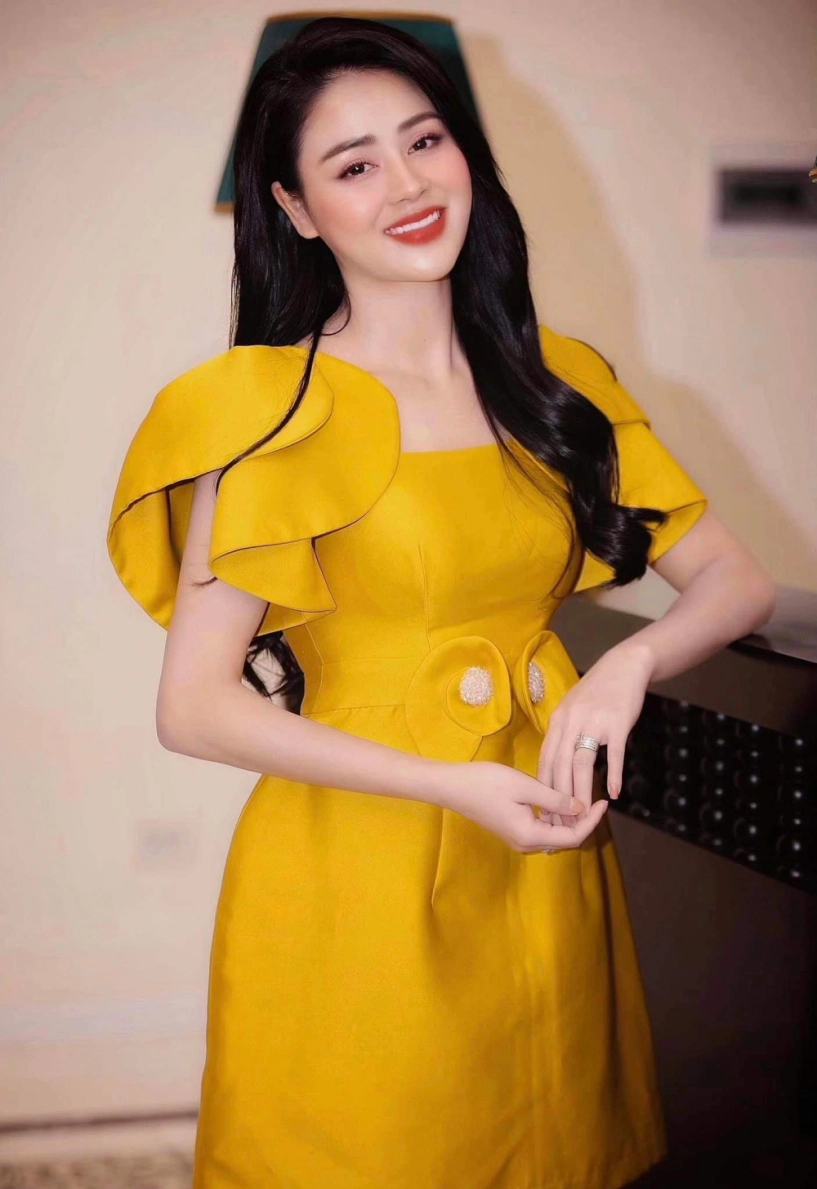 Trong phim mặc như gái quê ngoài đời em gái hồng diễm diện bánh bèo vẫn sang chảnh miễn chê - 11
