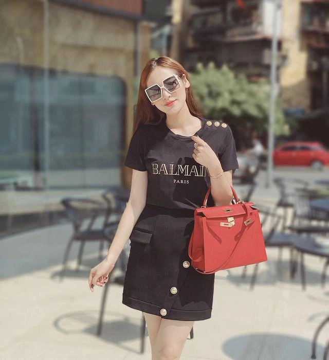 Tú anh đích thị là á hậu giàu nhất vbiz đi dạo phố mà diện set đồ gần nửa tỷ - 11